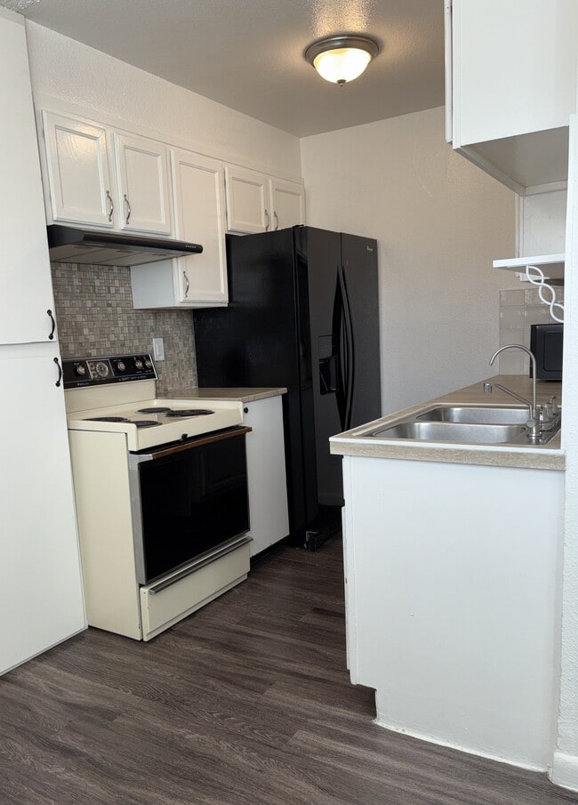 Photo - 1990 Eagle St Unit 2