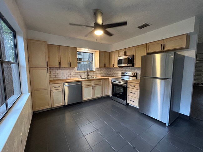 Photo - 194 Timber Mill St