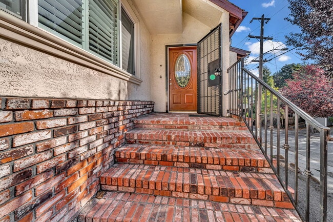 Photo - 3407 Pierson St