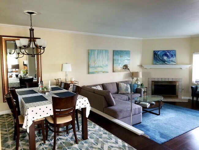 8799 Gilman Dr Unit b