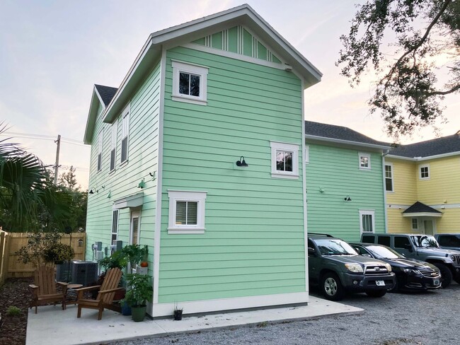 Building Photo - Porter's Parkside - 4 Bedroom, 4 Bathroom ...