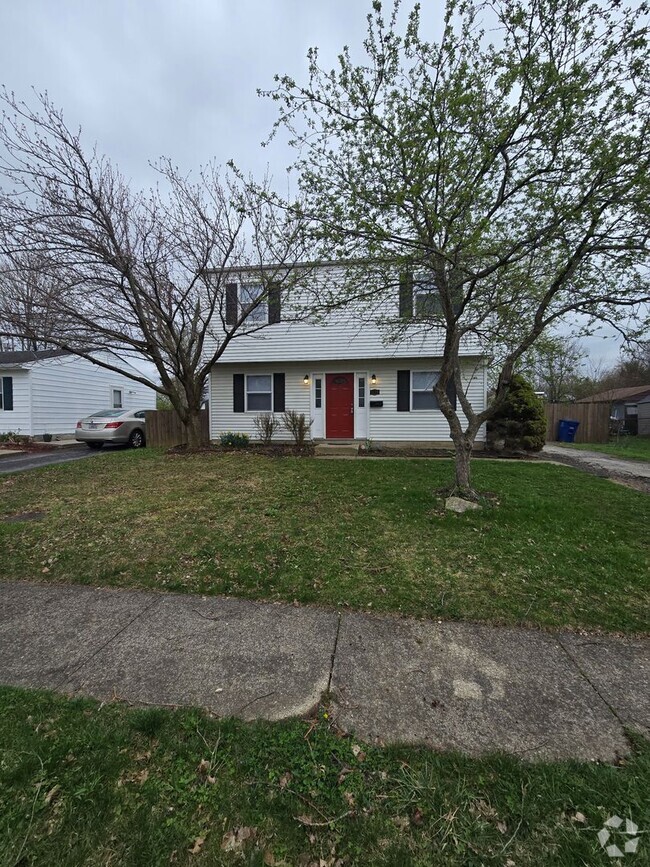 Building Photo - 4 Bedroom Single Family Home