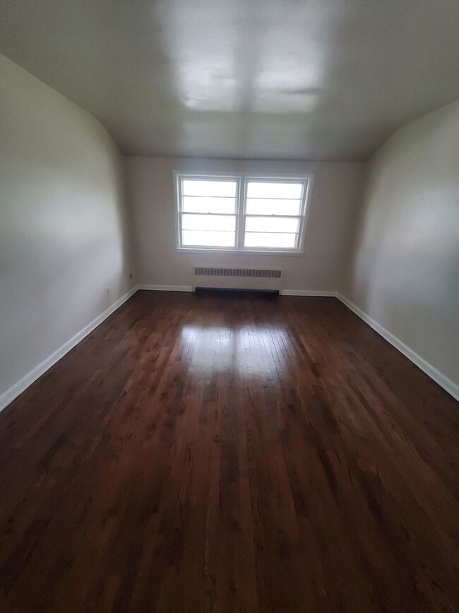 Photo - 3130 S 48th St. - 8 Family