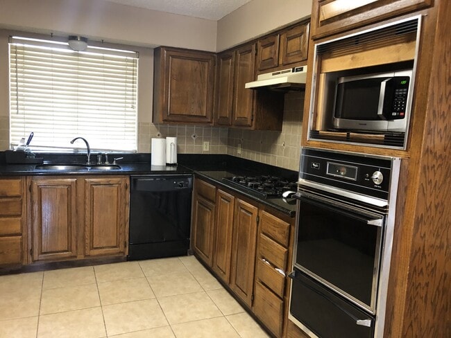 Photo - 8715 Lawncliff Ln