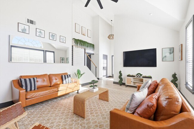 Photo - 6440 Knoll Ridge Dr