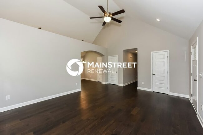 3 Bedroom Pet-Friendly Home in Gallatin, TN with Main Street Renewal