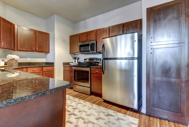 Beautiful updated kitchen in Las Colinas. - Via Las Colinas