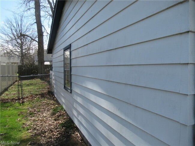 Photo - 7594 Southland Rd