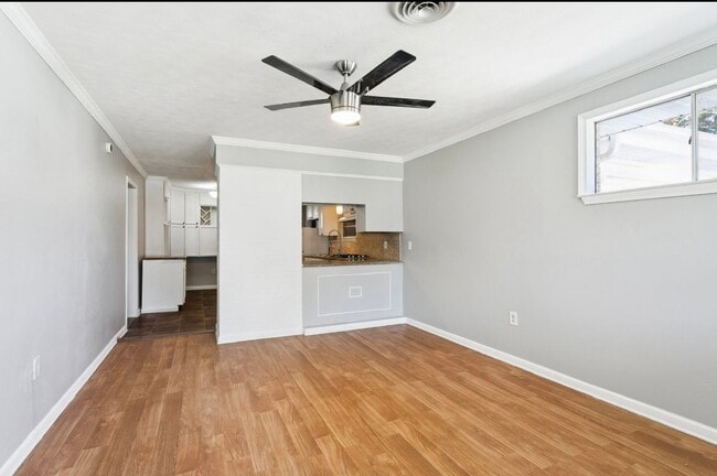 Photo - 7928 Edward St