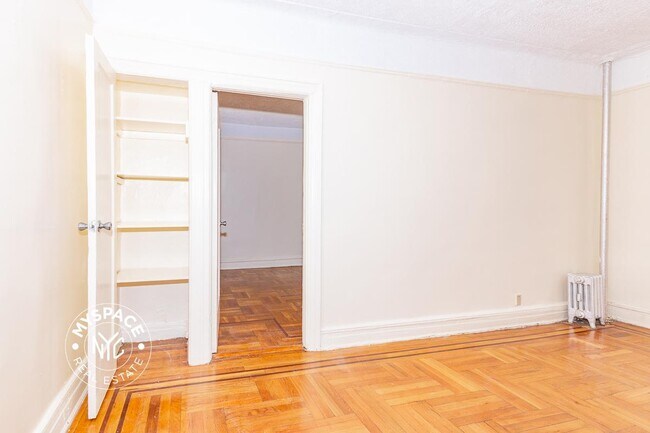 Photo - 280 Crown St Unidad E12