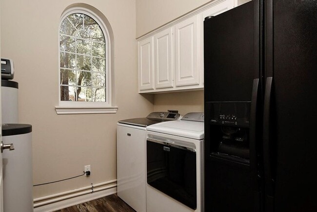 Photo - 6 Thornbush Pl