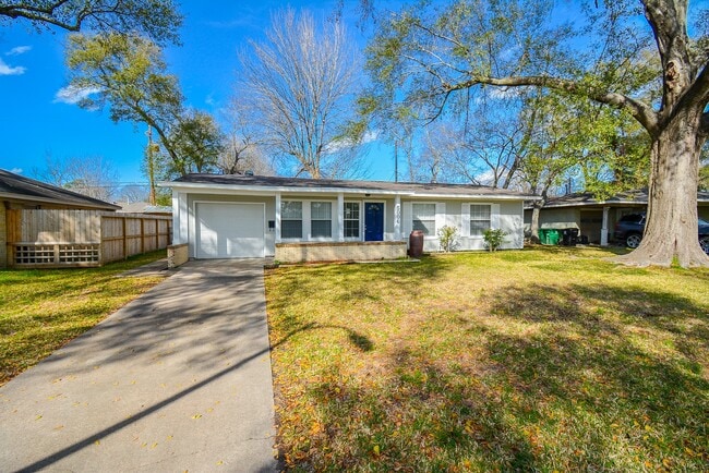 5006 Libbey Dr