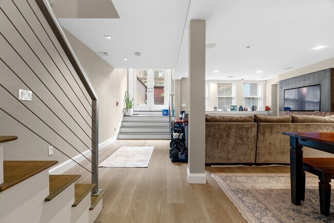 Photo - 98 Waltham St Unit 1