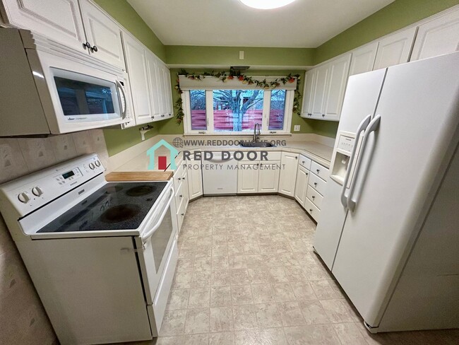 Photo - Charming 3 Bedroom, 2 Bath Home in a Beautiful Neighborhood