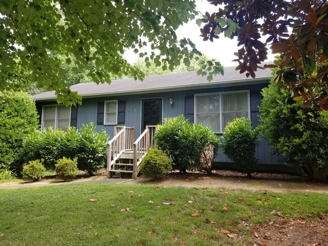 Building Photo - 740 Big Tree Dr
