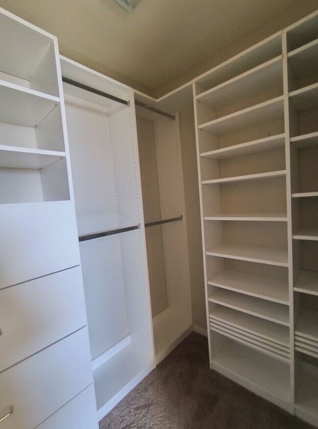 Photo - SOLAR ENGERY HOME!!! 4 BEDROOM 2 BATHROOM IN AUBURNDALE.