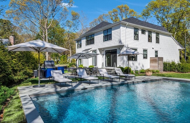 Photo - 17 Bayview Rd W