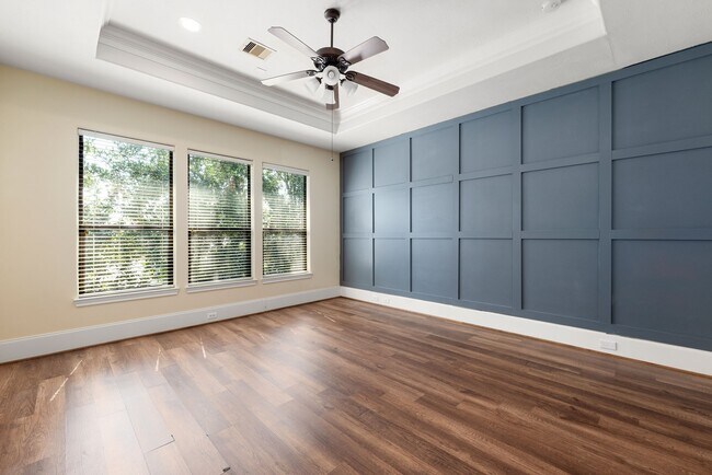 Photo - 1353 Studer St