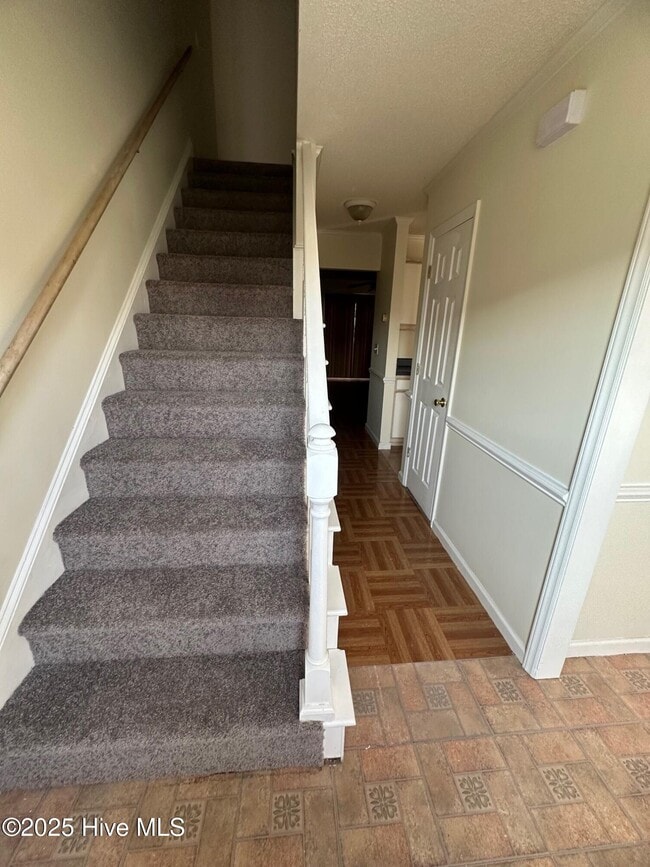 Photo - 1224 Westridge Ct
