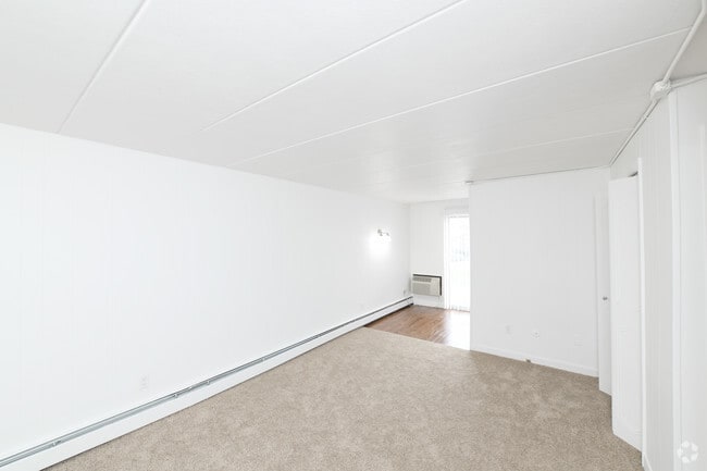 1 BR, 1 BA