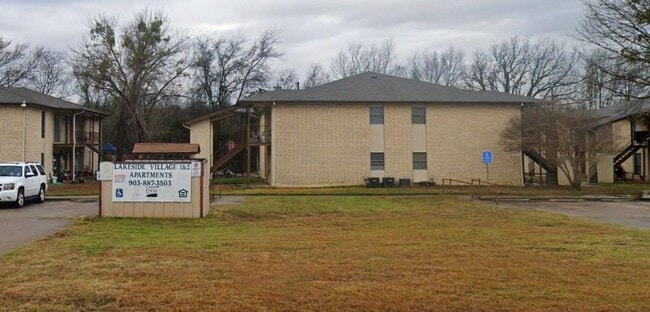 Building Photo - 307 US Hwy 175 W Rental