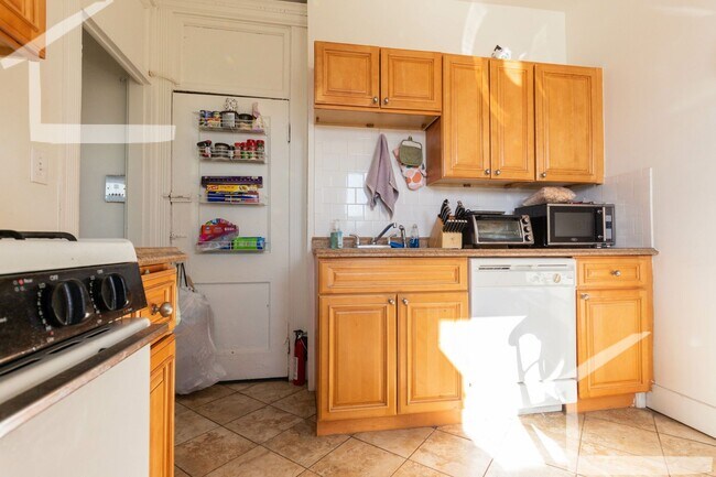 Photo - Nicely located 1 bed split for the upcomin...