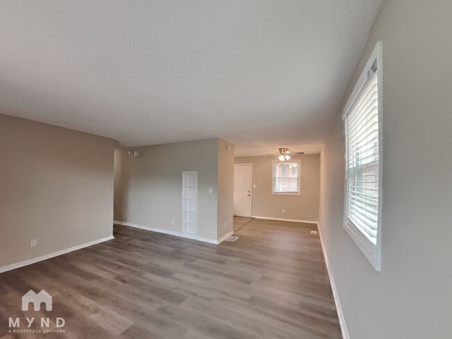 Photo - 406 Blair Villa Dr SE