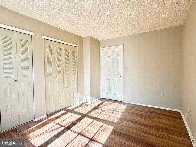 Photo - 82 Versailles Ct