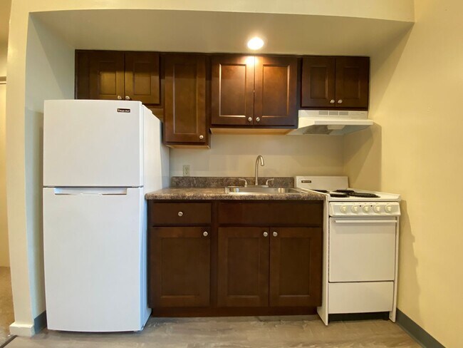 Building Photo - Comfortable 1 Bedroom - Great Oakland Loca... Unit 1E