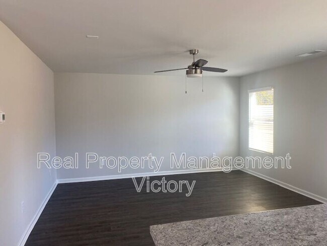 Photo - 110 Marina Dr