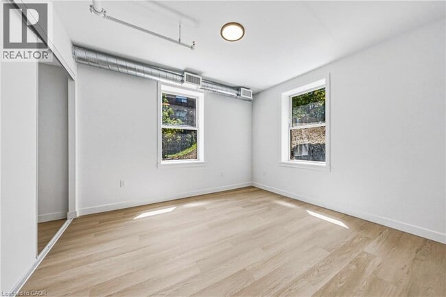 Photo - 325 James St S Unit 208