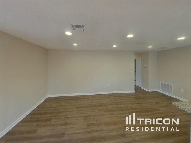 Photo - 1091 Gantt Ave