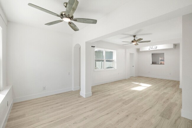 Photo - 6818 59th St N