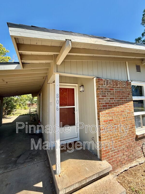 Photo - 806 N Jackson St