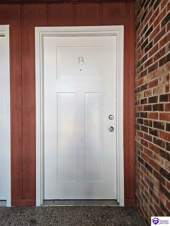 Building Photo - 608 N Woodland Dr Unit #8 Rental