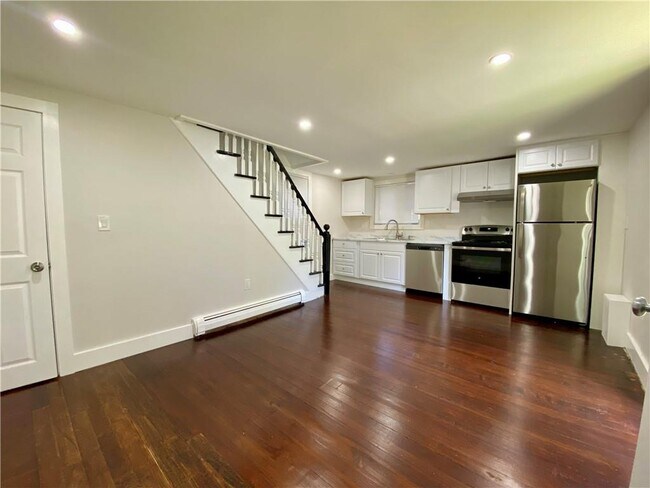 Photo - 14 S Baptist St