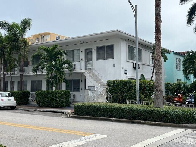 Building Photo - 761 Euclid Ave Unit 10 Rental