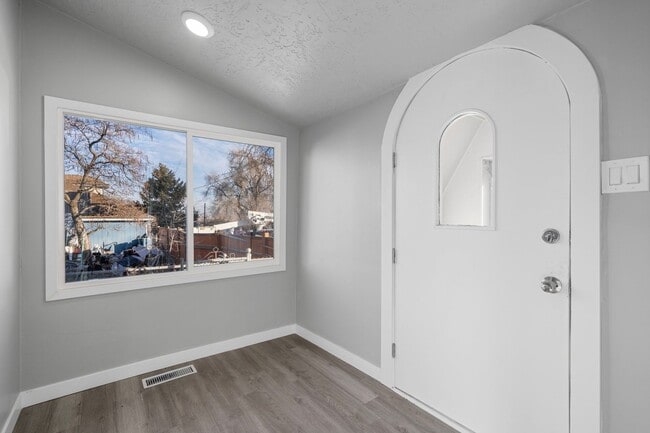 Photo - Cute 2 Bedroom House for Rent in Magna!