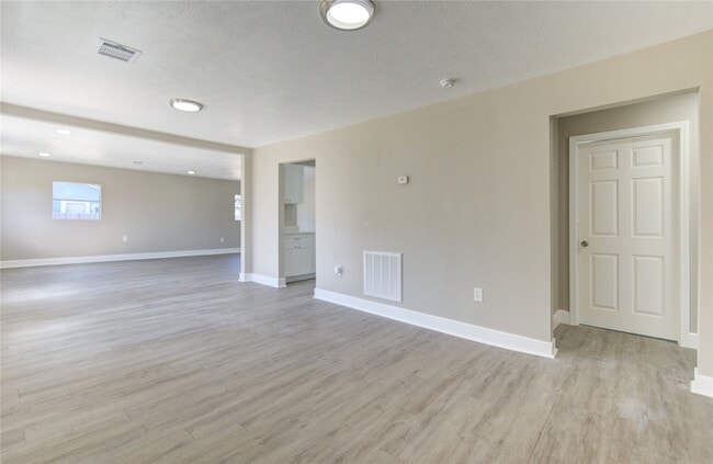 Photo - 3020 2nd Ave N