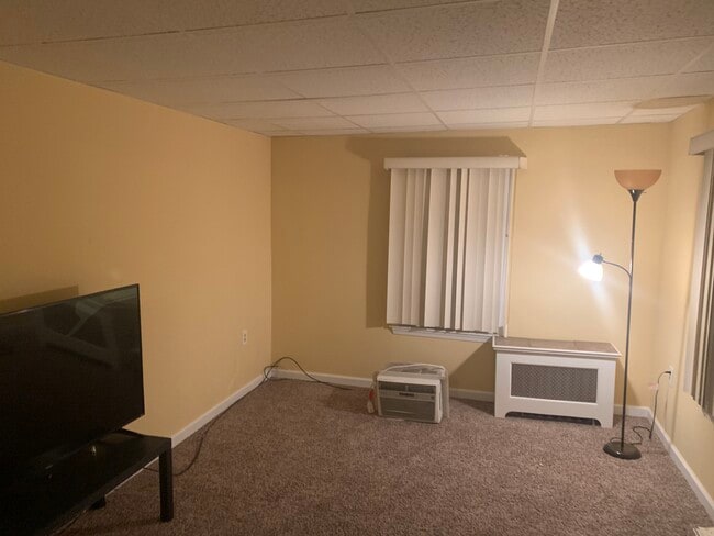 Building Photo - 104 Adams Ave Unit 2nd floor