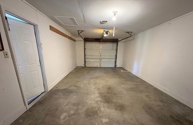 Photo - Charming 3-bedroom Home in Wamego close to West Elementary School