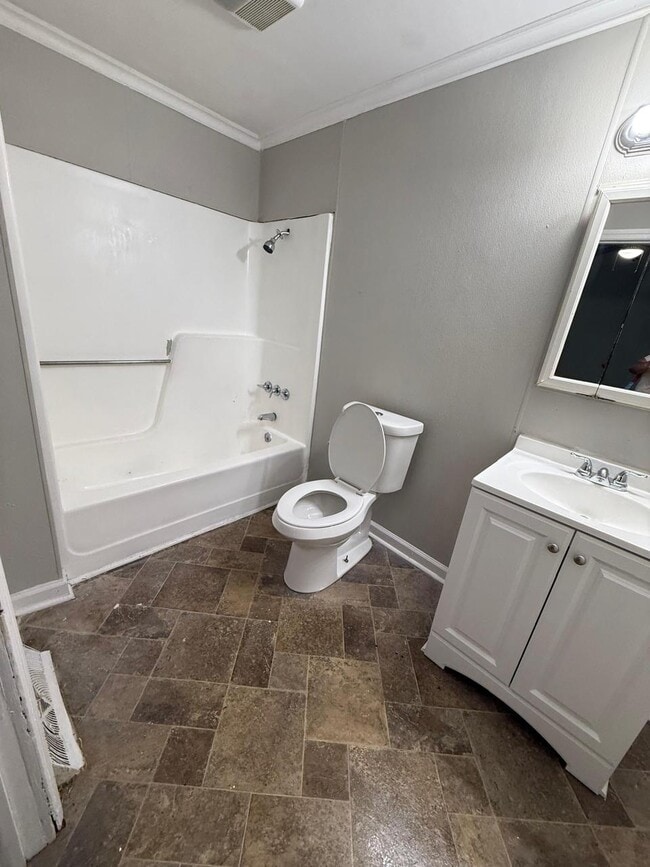 Photo - 202 E 19th St