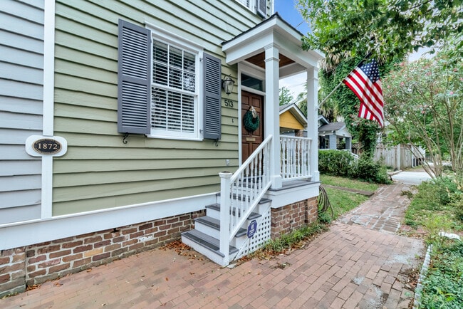 Building Photo - 513 E Harris St Rental