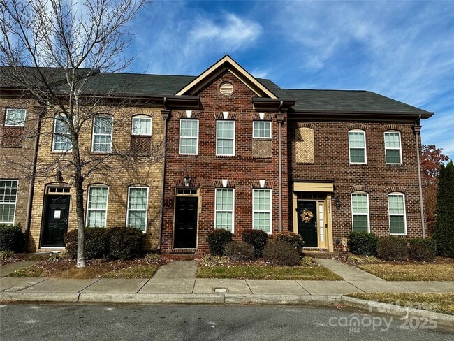 Building Photo - 15808 Sharon Dale Dr