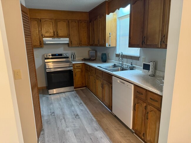 Cocina - 800 Mountain View Ct Casa Adosada