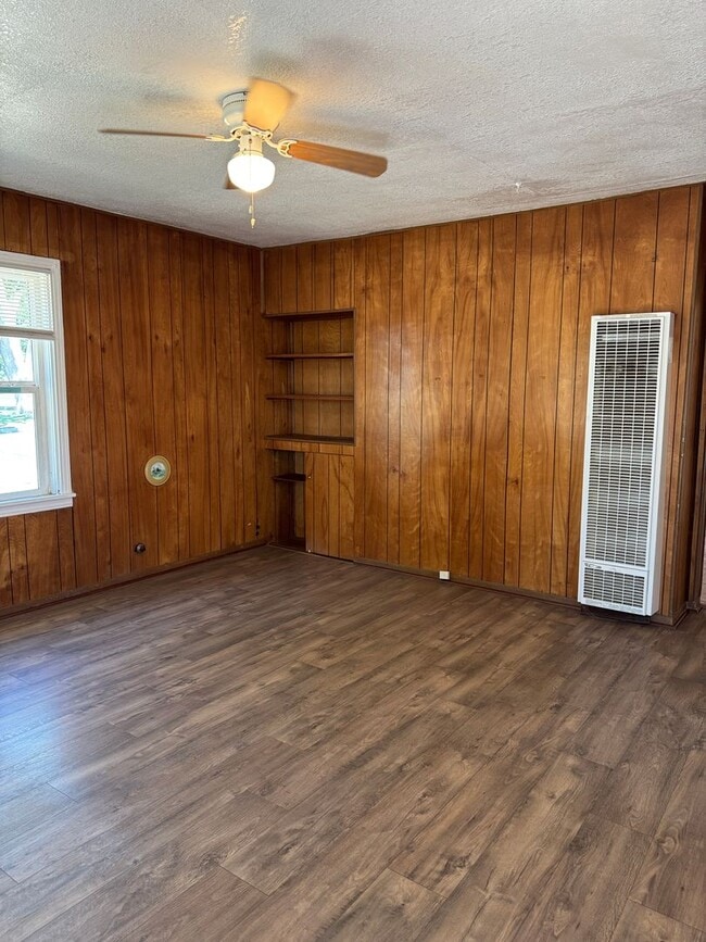 Photo - 1291 Wallis Ave