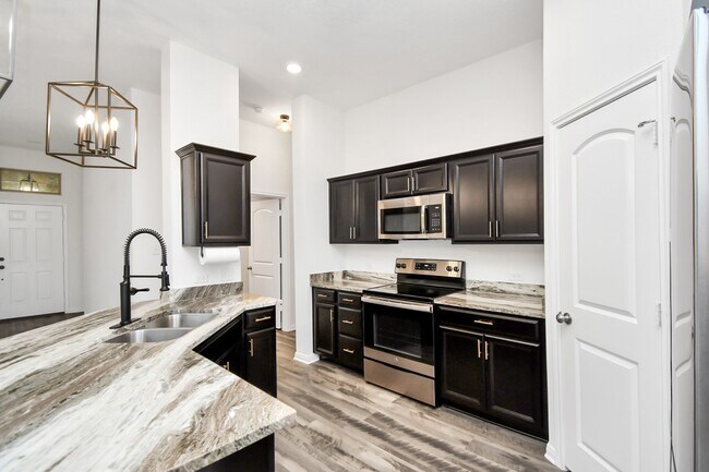 Photo - 282 Brock's Ln