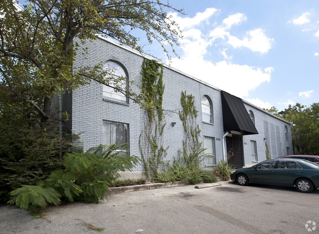 Photo - Peppertree Apartments