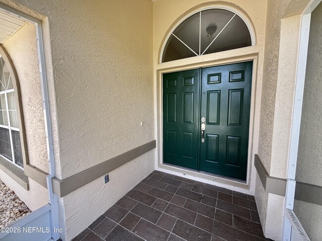 Photo - 20 Clarendon Ct N