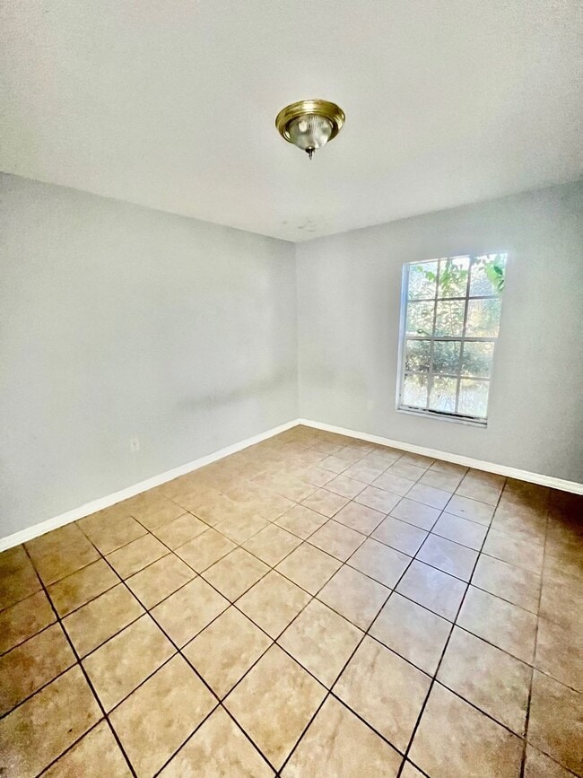 Photo - SPACIOUS 2BR/1BA Duplex, Vaulted Ceilings, More! NO APPLICATION FEE!